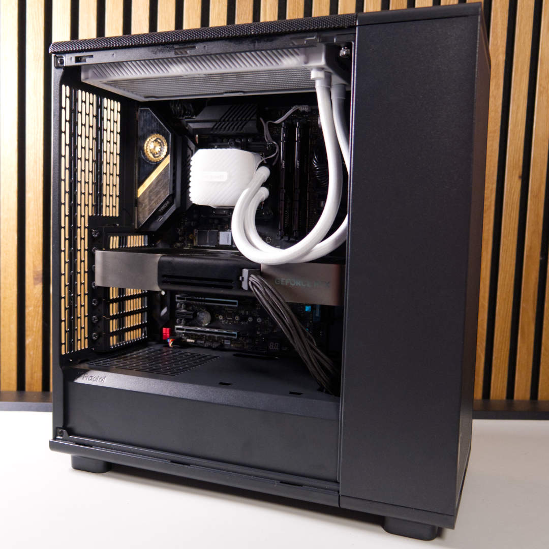 Fractal Design Epoch assembled.
