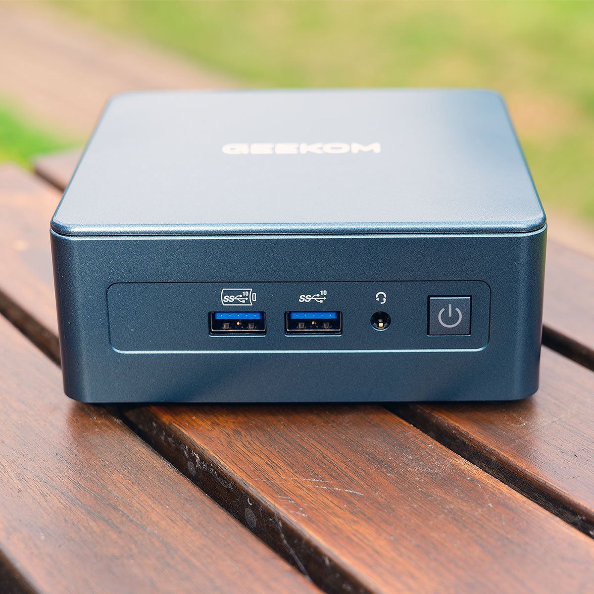 Geekom IT12 2025 Edition - Front Ports