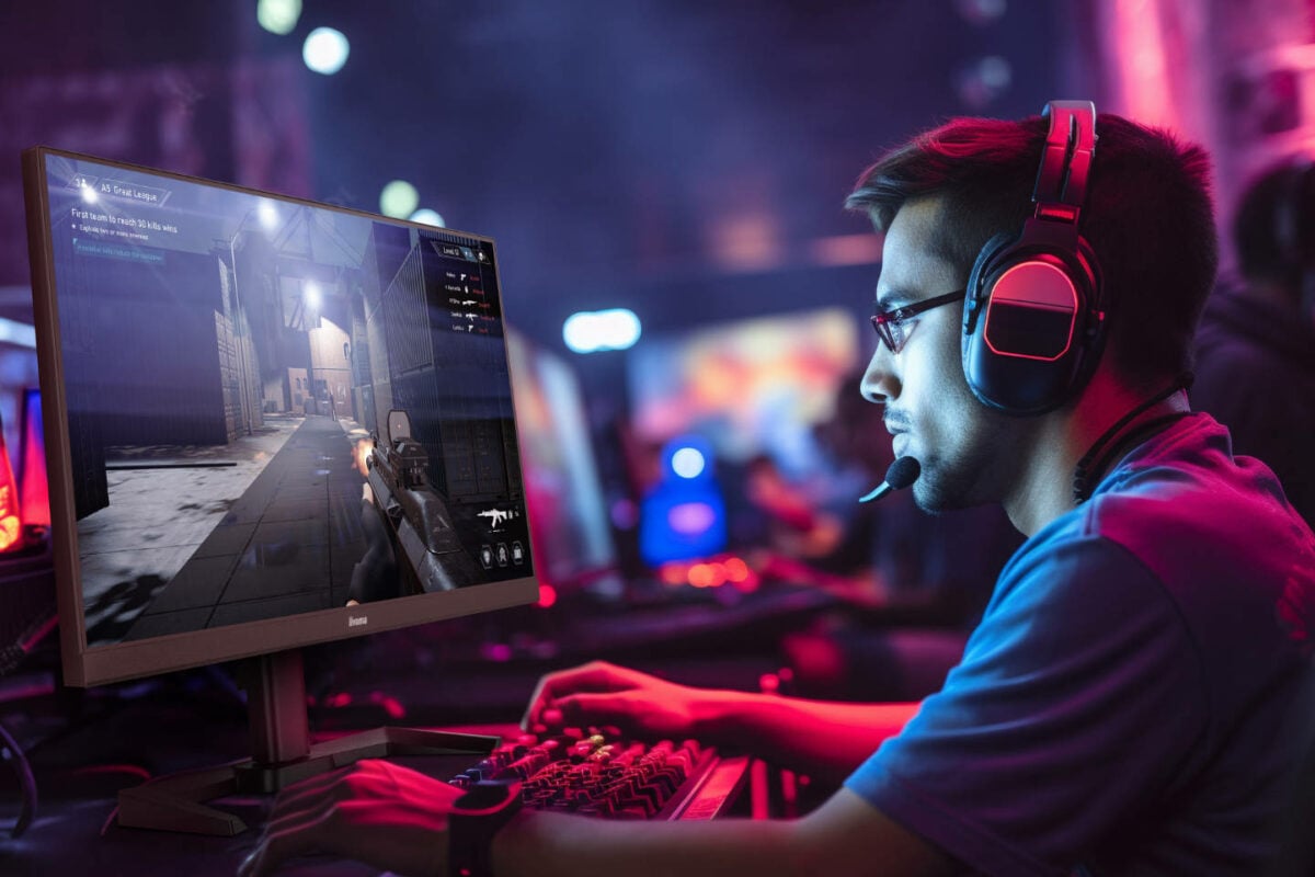 iiyama G-MASTER GB2770QSU-B6 playing an FPS game.