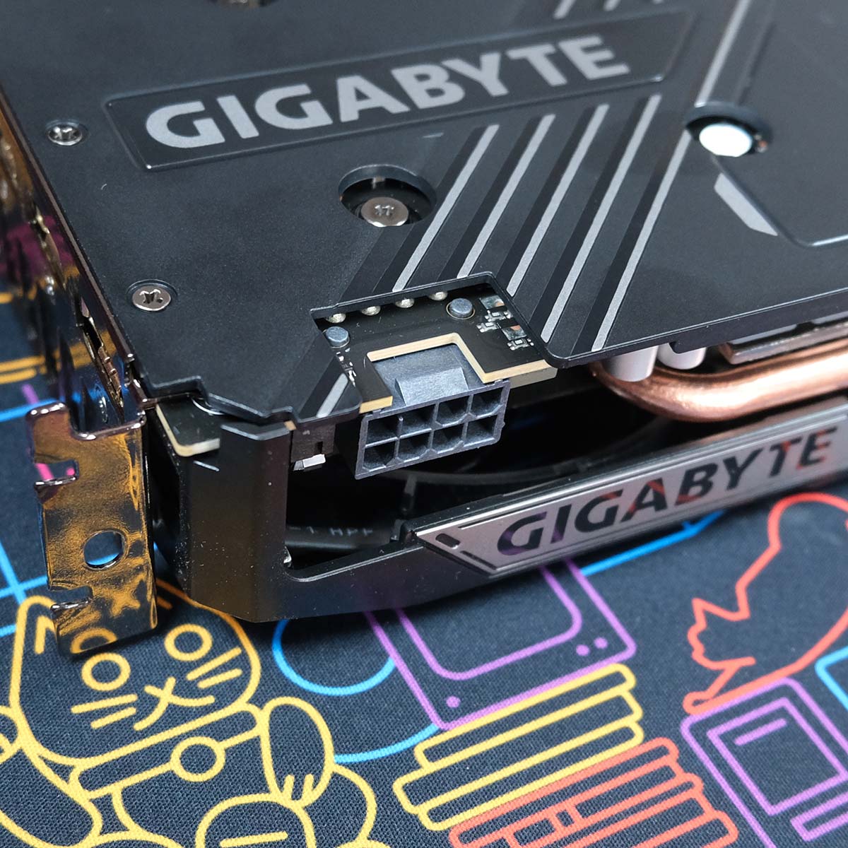 A close up of one of Gigabyte GeForce RTX 5050 Windforce OC's eight-pin PCIe power connector.