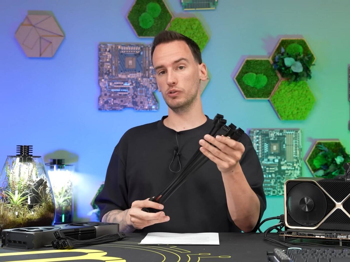 Nvidia RTX Titan Ada power adapter.