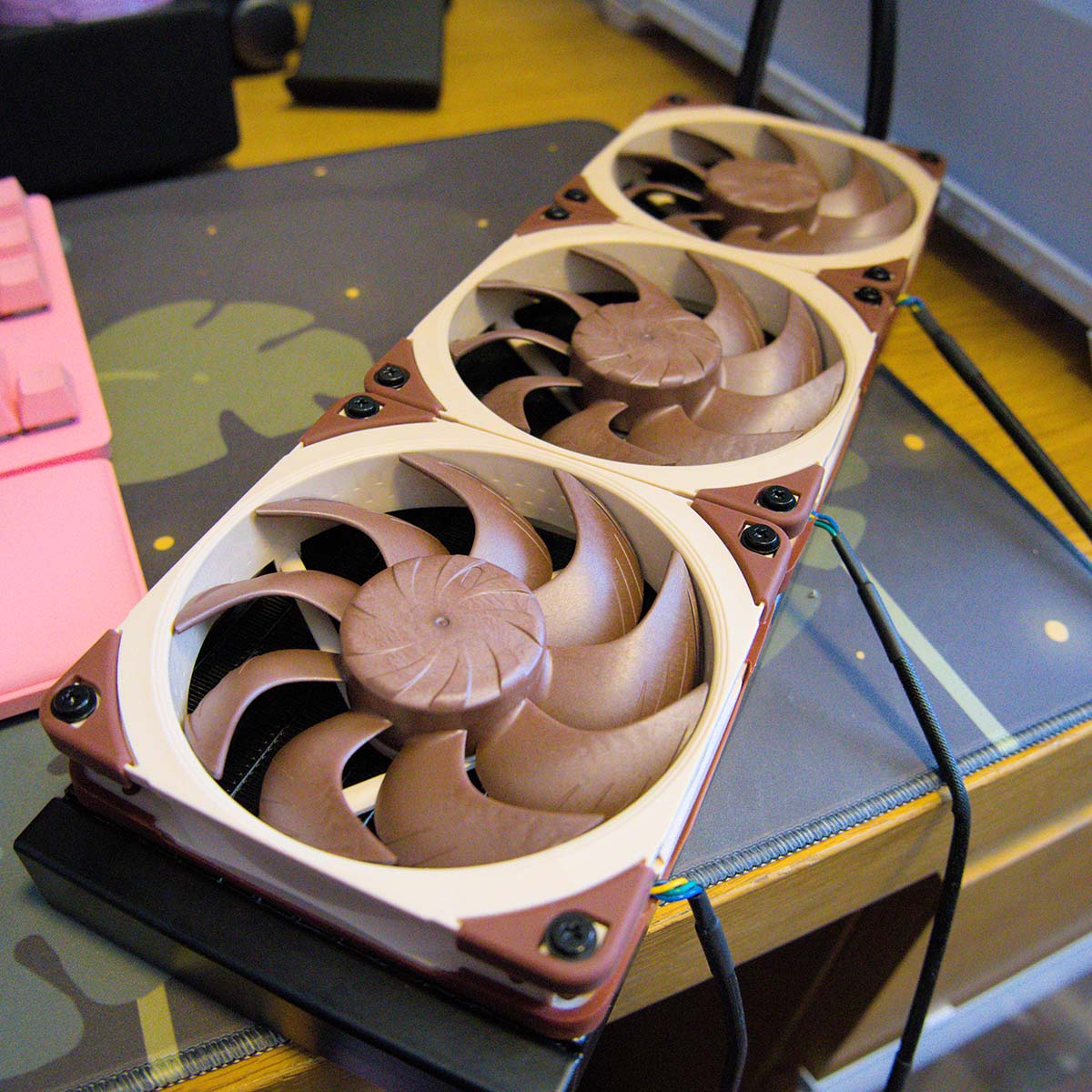 Noctua NF-A12x25 G2 fans installed on to a 360mm AIO water cooler radiator.