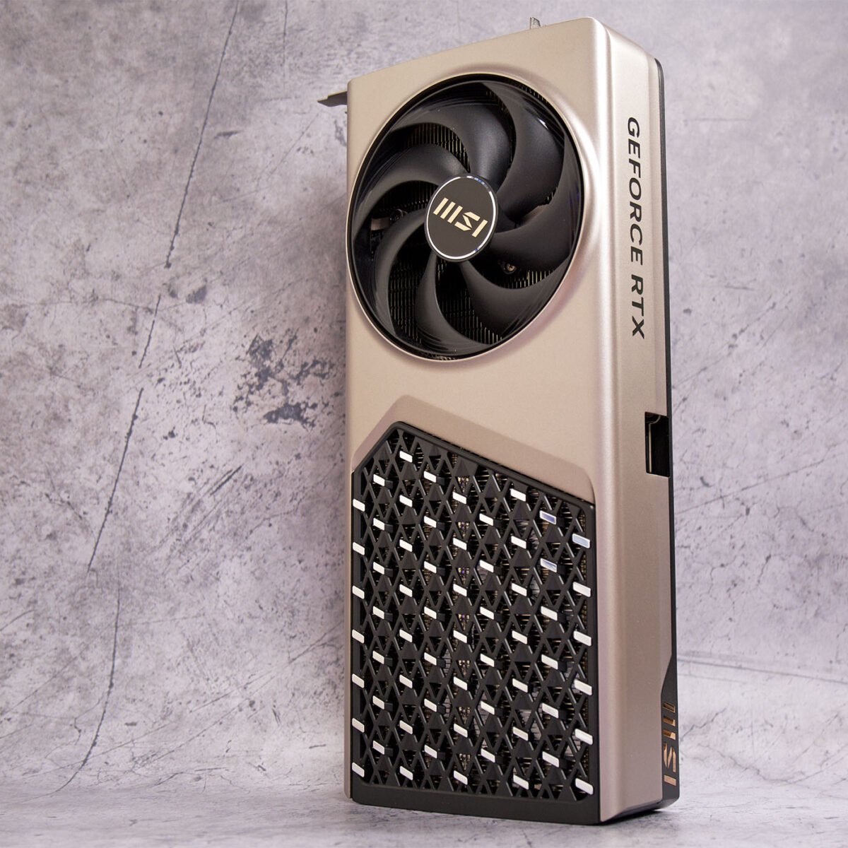 MSI GeForce RTX 5080 16G Expert - Exquisite Design
