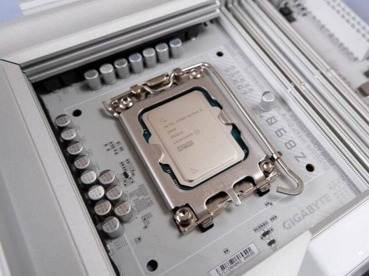 Intel Core Ultra 9 285K CPU.