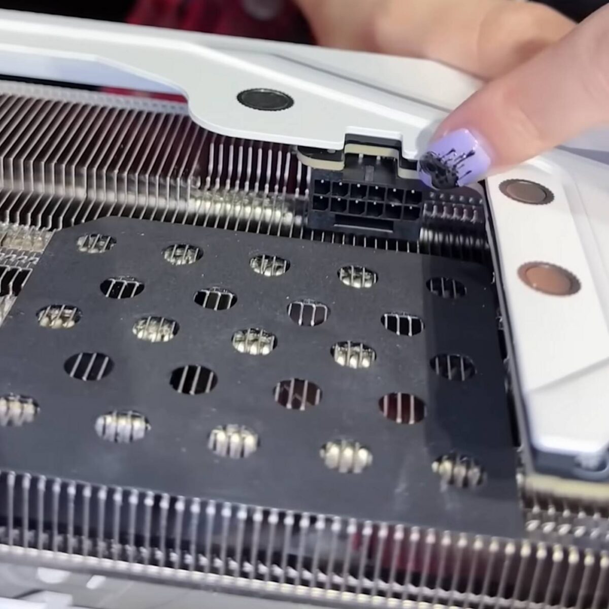 MSI RTX 5070 Ti Ventus GPU hidden power connector.