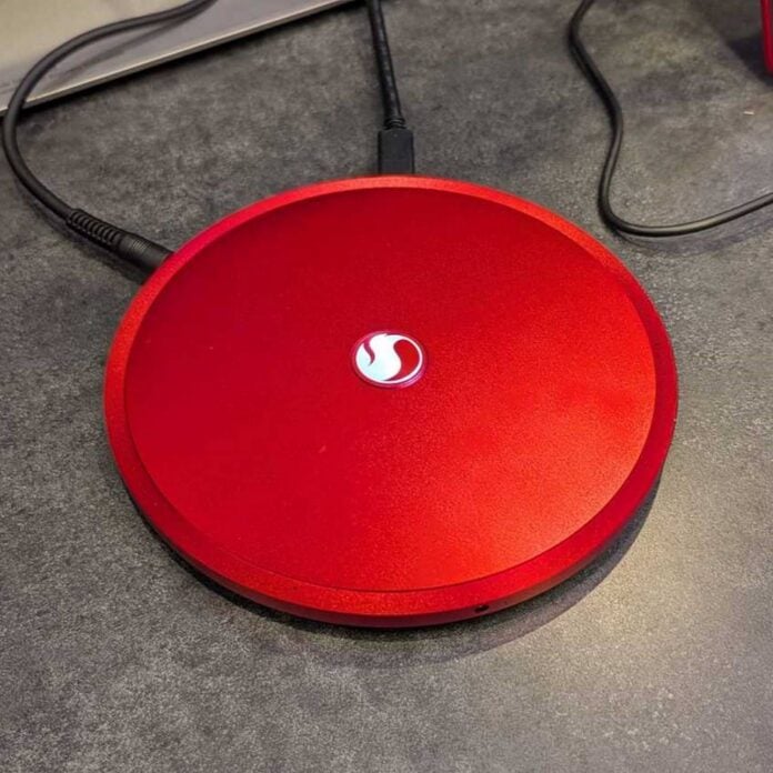 Qualcomm disk-looking PC.
