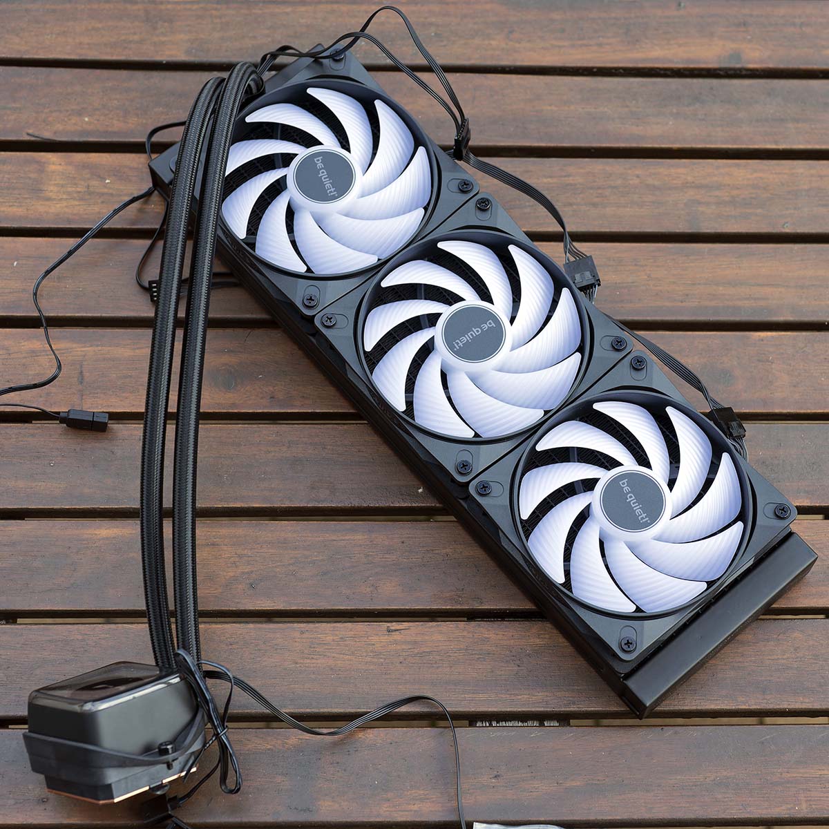 A top-down view of be quiet! Pure Loop 3 LX 360, fans attached to the radiator and pump visible.