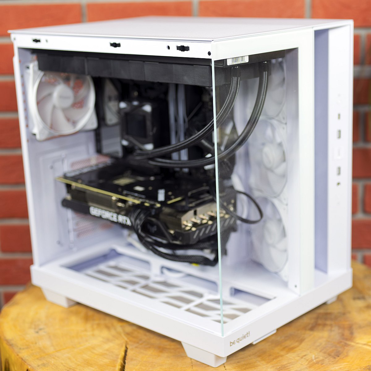 be quiet! Light_Base 500 LX build view