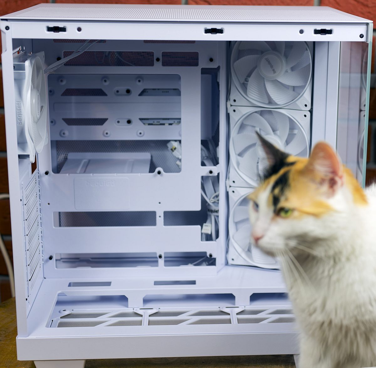 be quiet! Light_Base 500 LX cat view