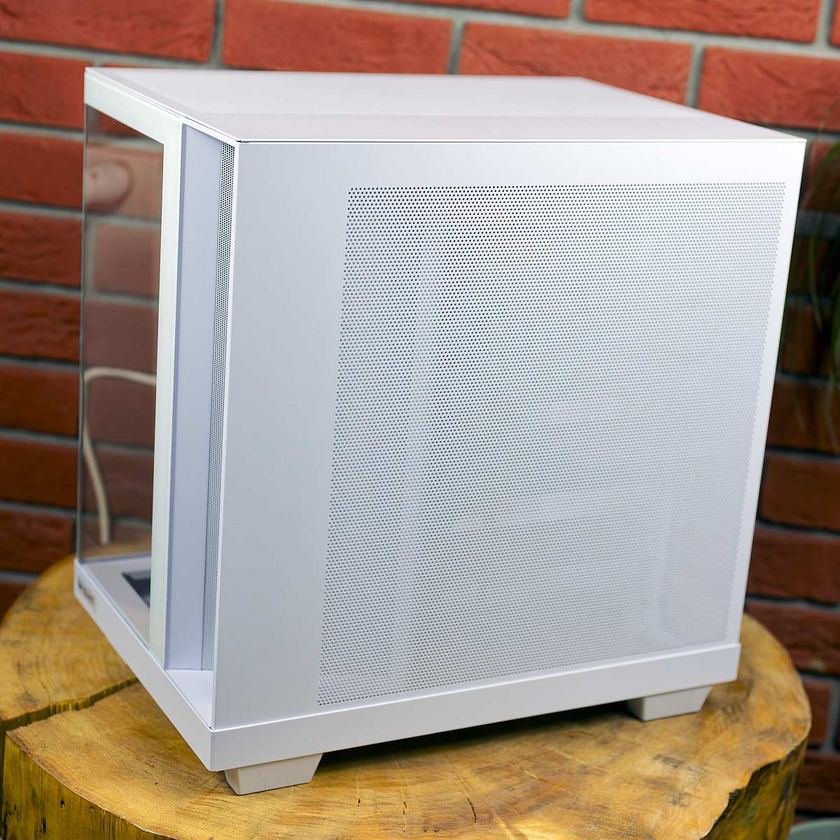 be quiet! Light_Base 500 LX Exterior side view
