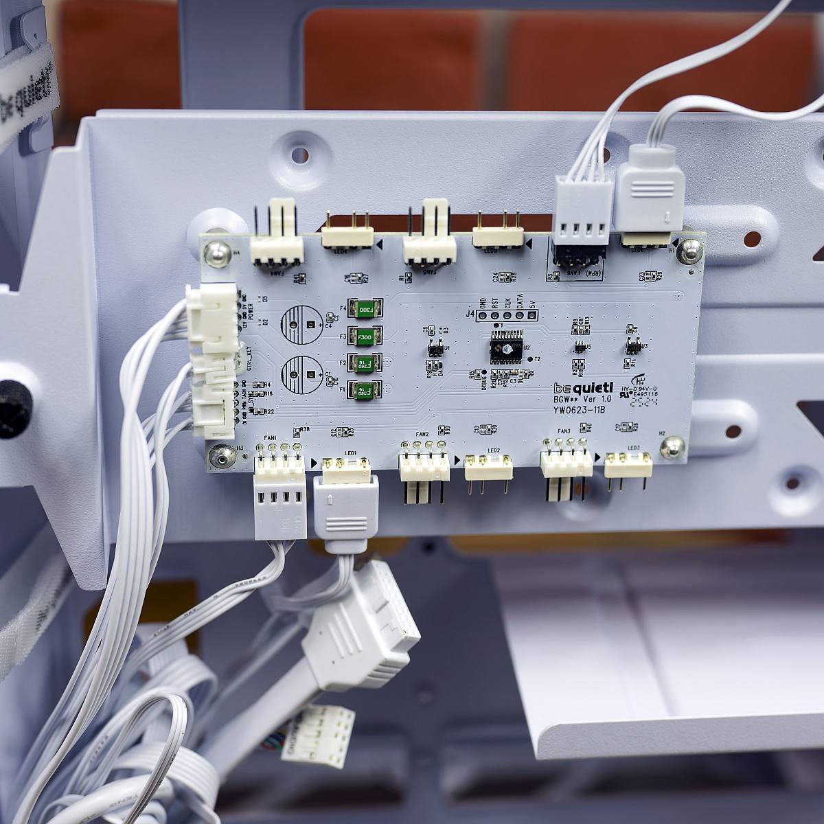 be quiet! Light_Base 500 LX Interior fan/ARGB hub with connected cables, 4-pin PWM and 3-pin ARGB
