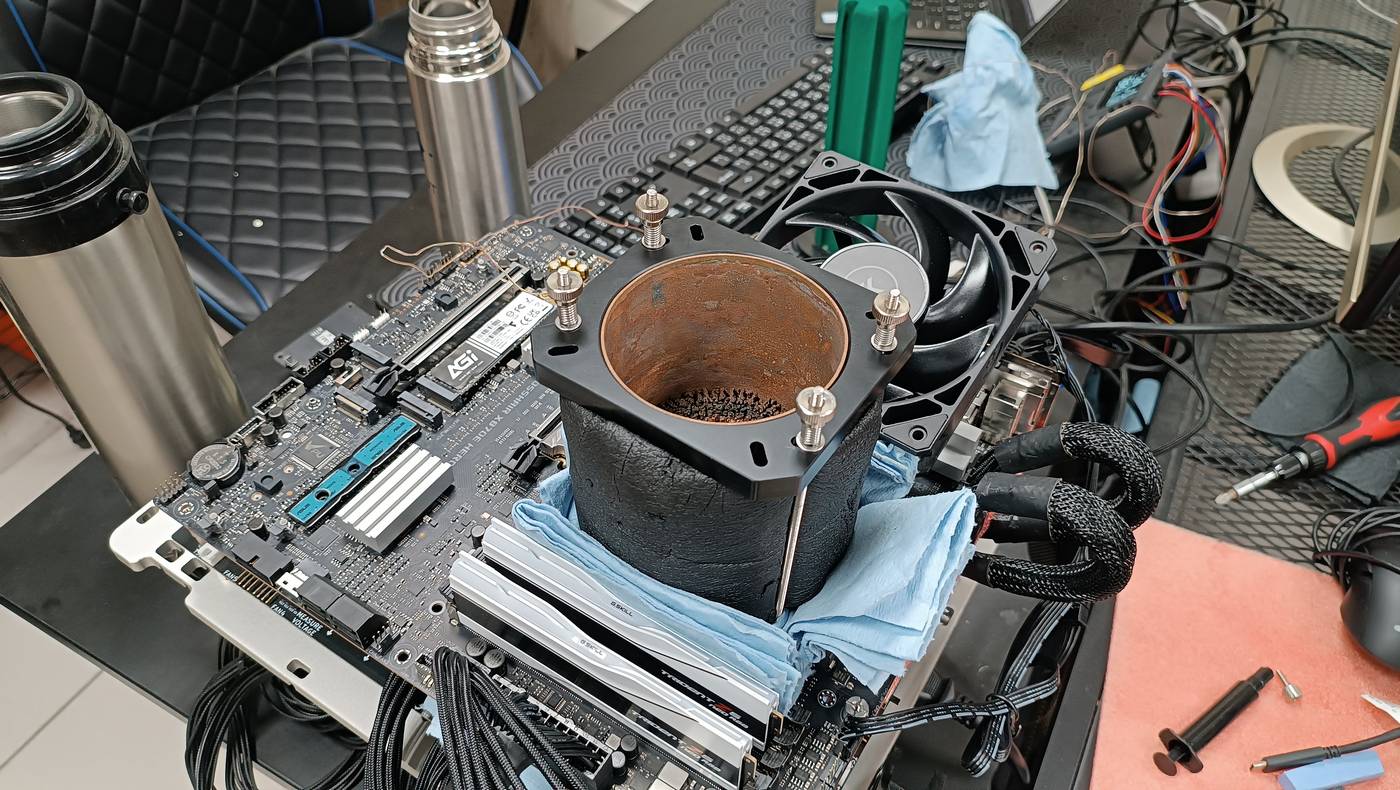 リランラン。CPU 5th-Gen Emerald Rapids CPU Leak Shows 60 Cores, 420MB Cache