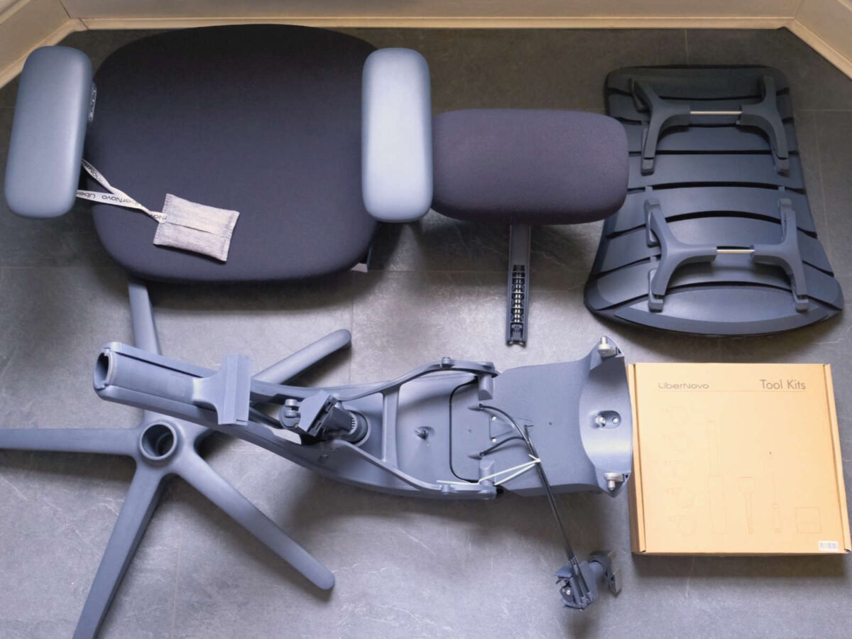 LiberNovo Omni - unpacking.
