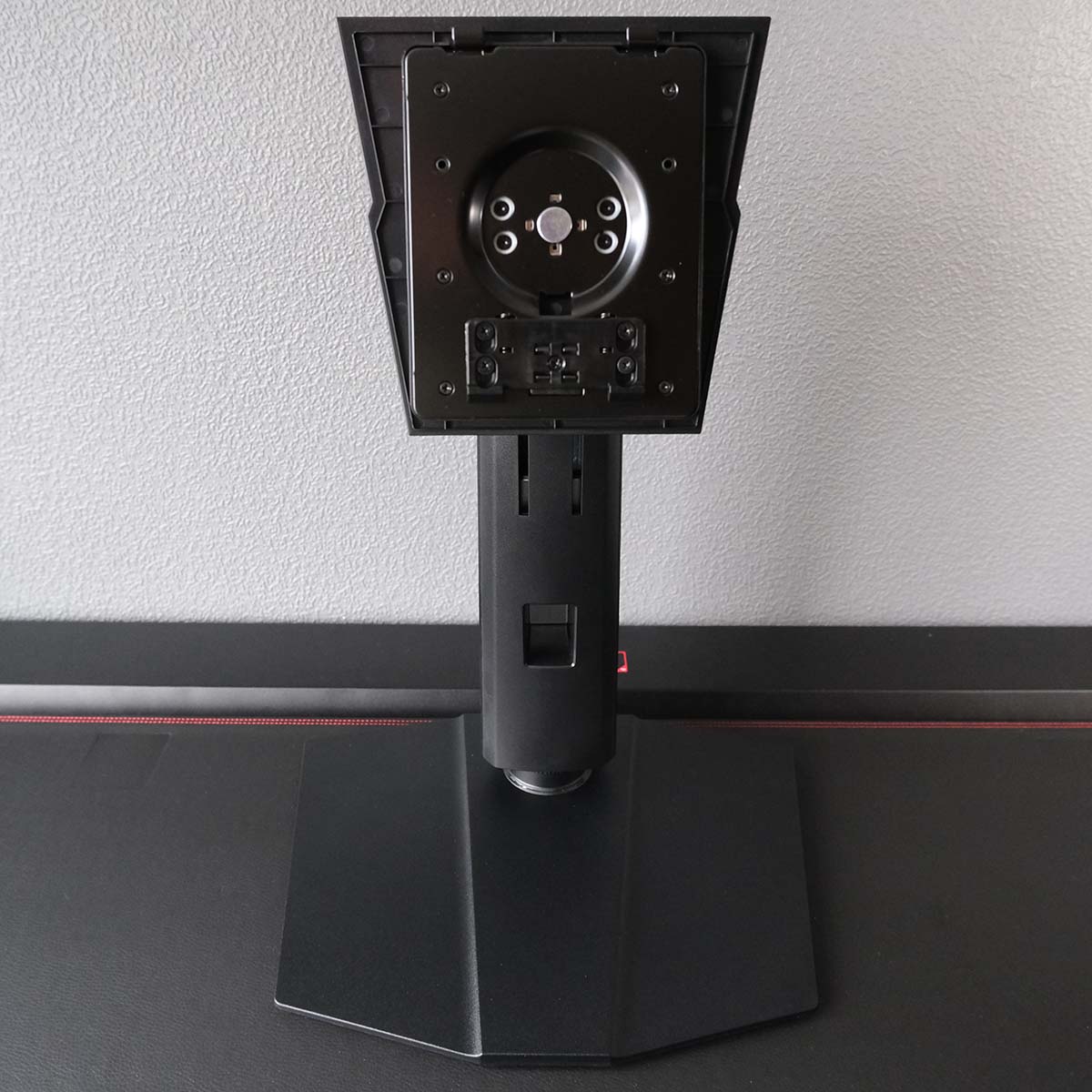 The base and stand of MSI MPG 271QR QD-OLED X50.