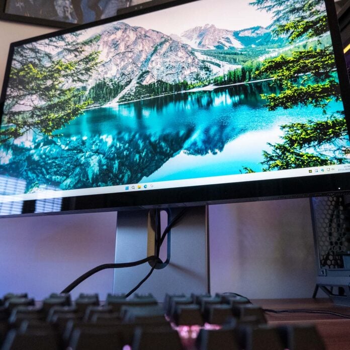 Philips Brilliance 5K 27E3U7903