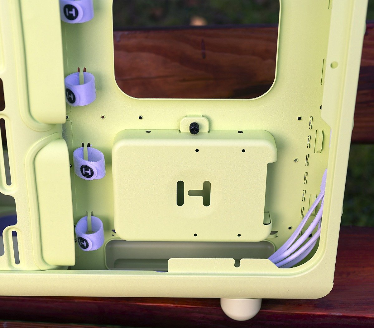 Hyte X50 back side, SSD/HDD cage