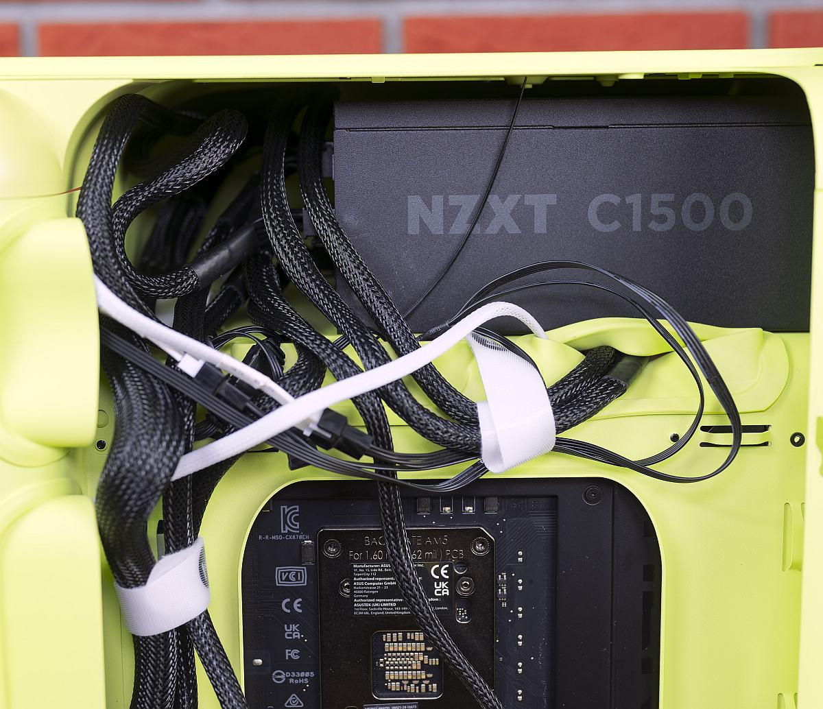 Hyte X50 back, cable management, PSU compartment