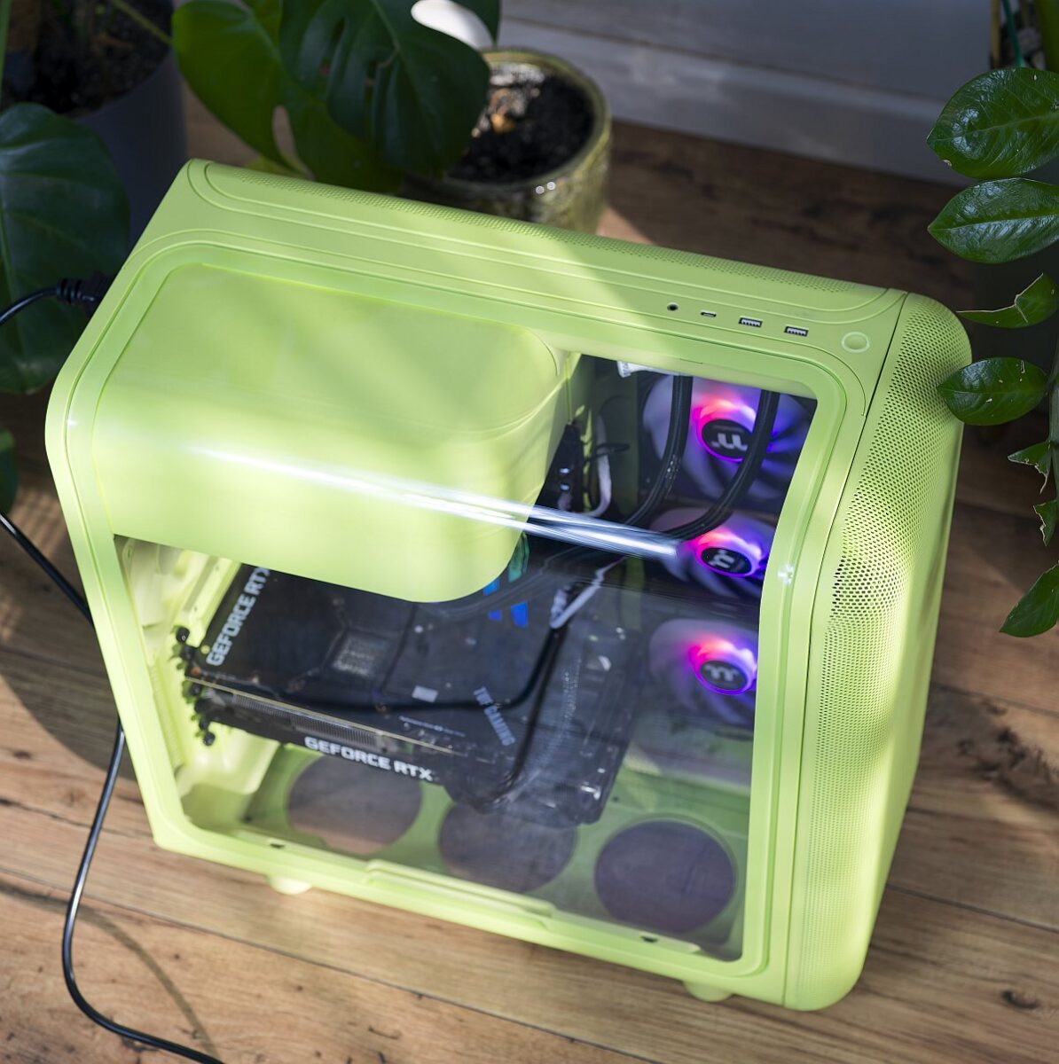 Hyte X50 ready build, overall view, taken from the above