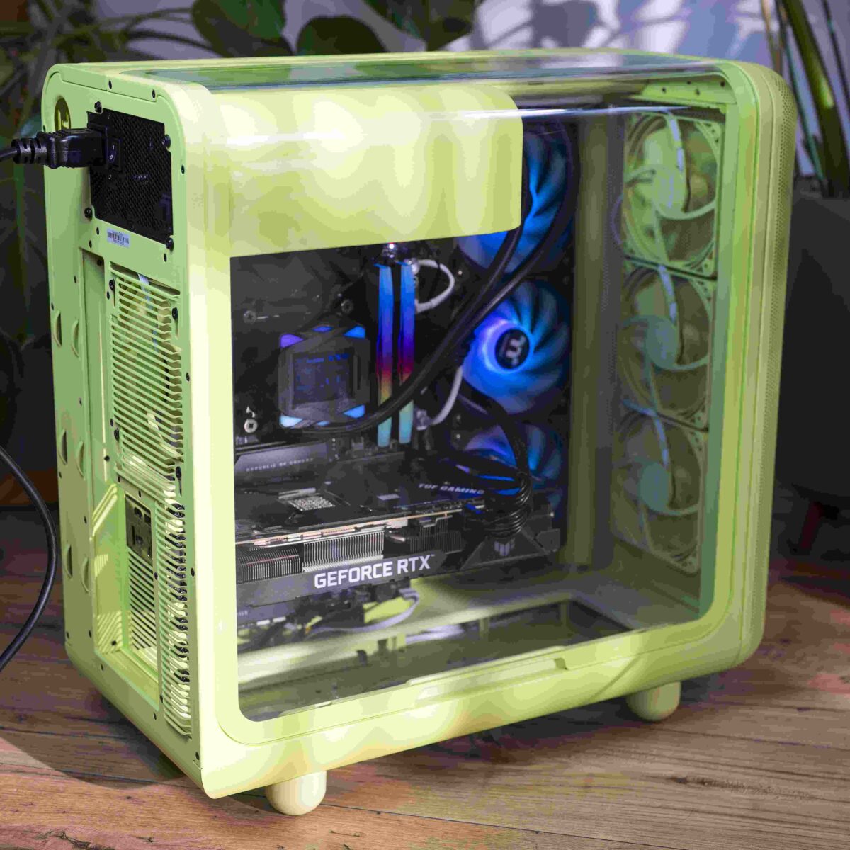 Hyte X50 ready build, overall view, taken from the side