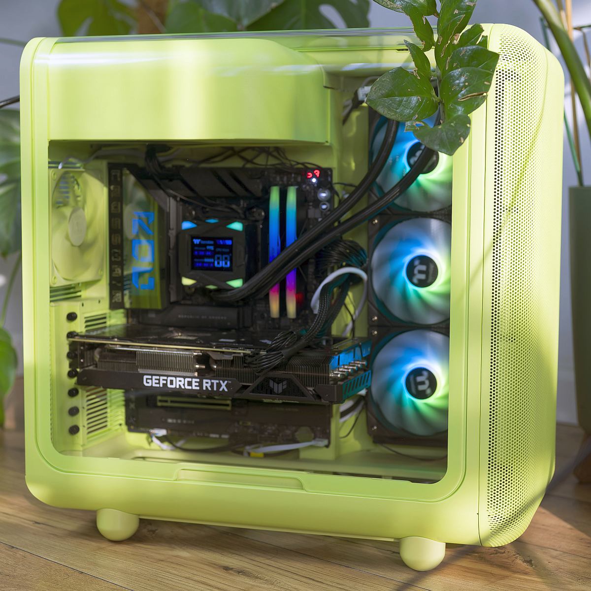 Hyte X50 ready build, overall view, taken from the side