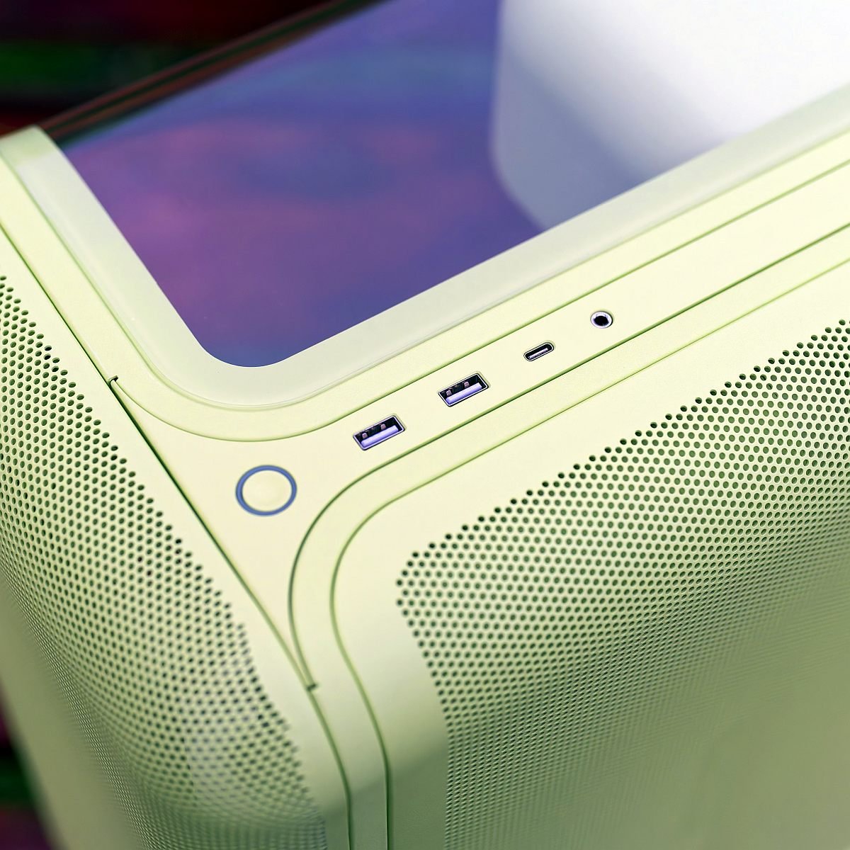 Hyte X50 I/O panel, USB Type-C, USB Type-A, audio jack, power button