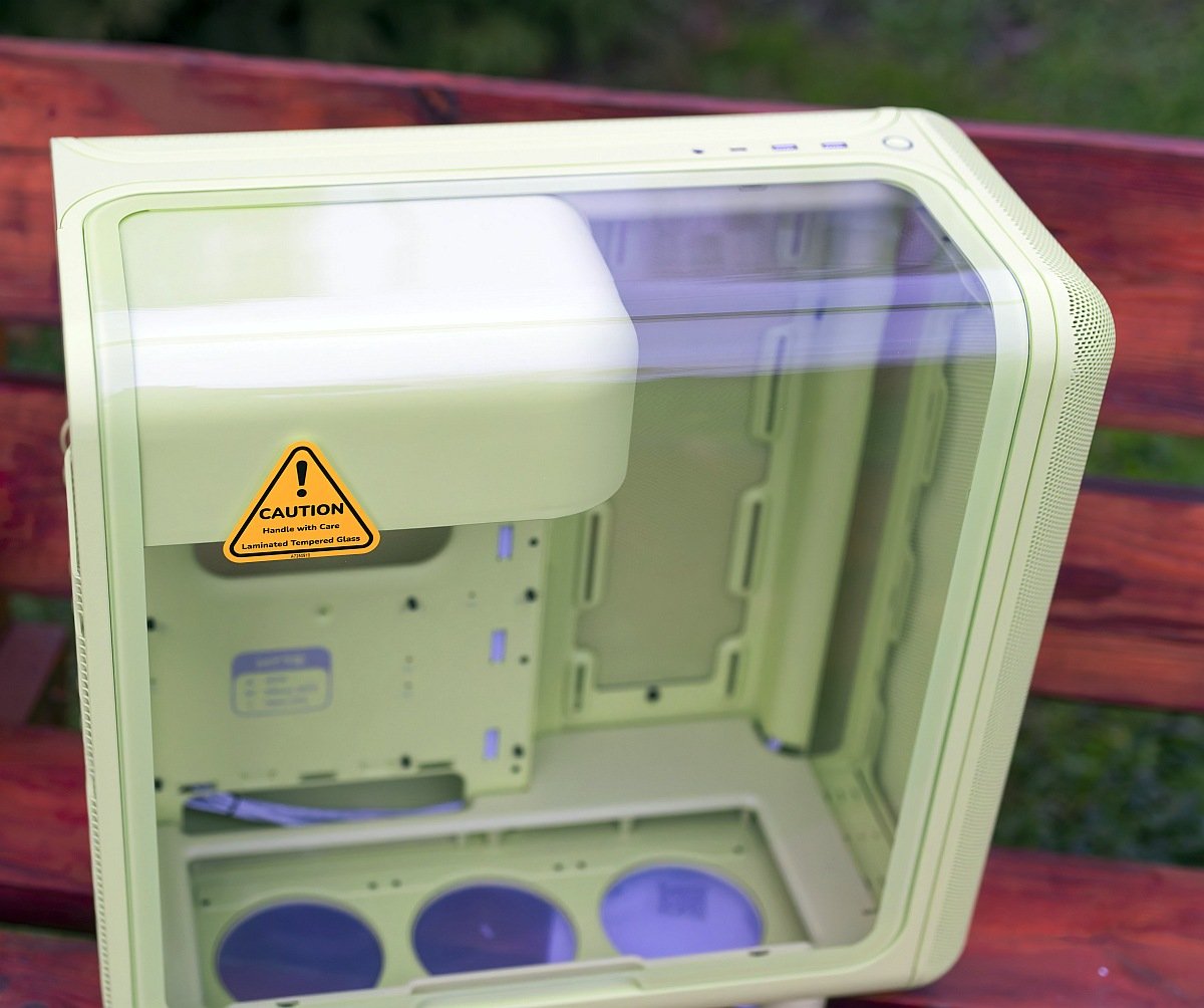 Hyte X50 overall view, tempered glass side