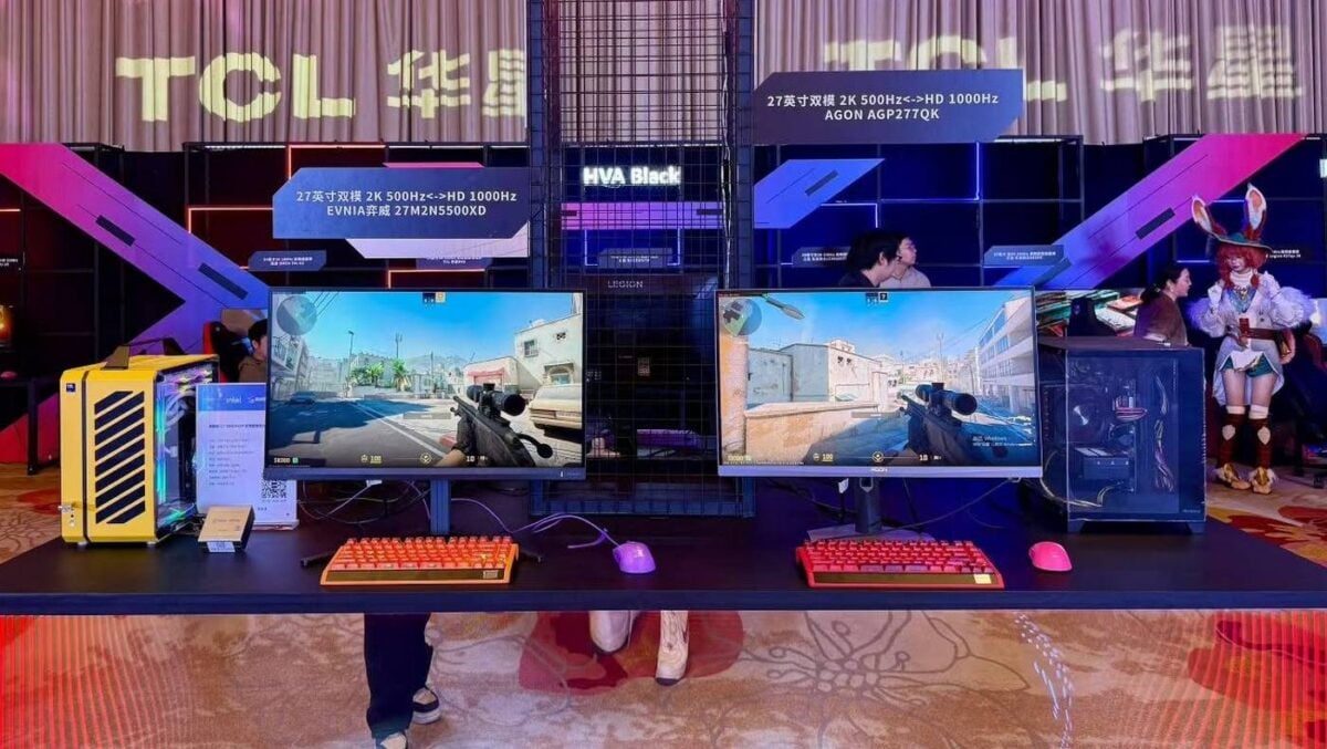 Philips Evnia 27M2N5500XD and AOC Agon AGP277QK.