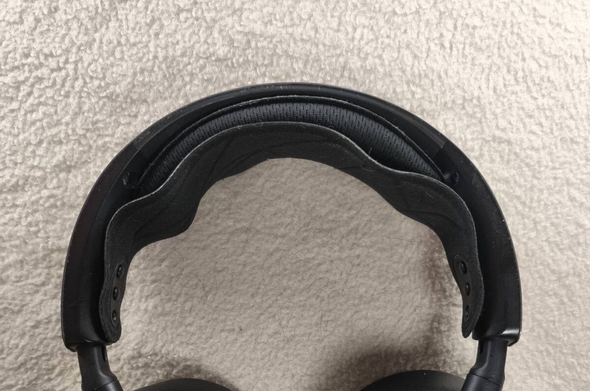 SteelSeries Arctis Nova Pro Wireless - head band.