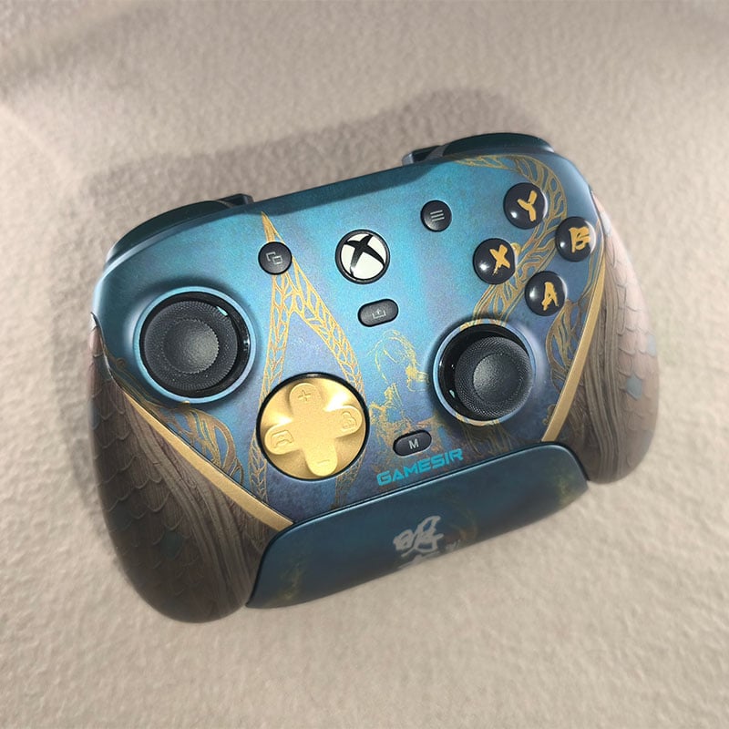 A picture of the GameSir G7 Pro Wuchang: Fallen Feathers Edition wireless controller on its charging stand.
