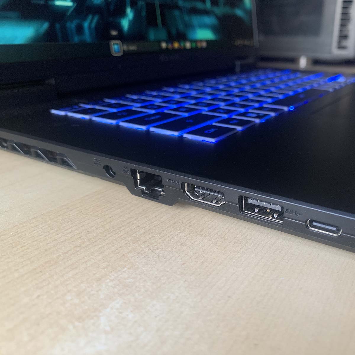 Gigabyte Gaming A16 Pro review: Left hand ports