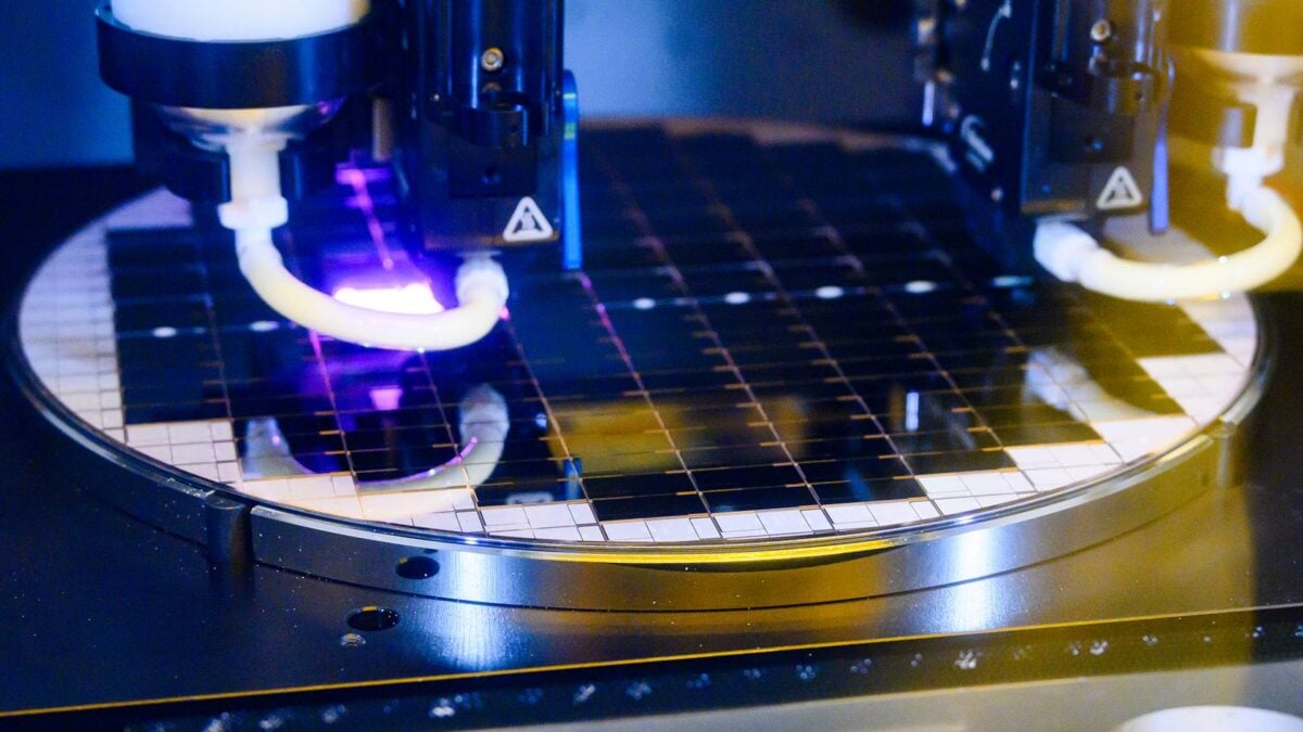 Intel silicon manifacturing fab.