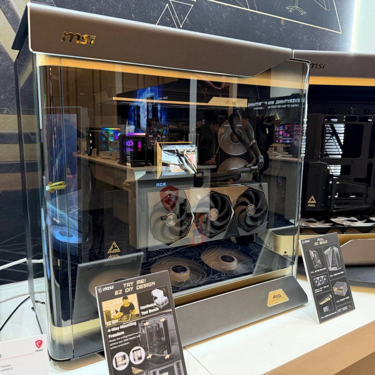 MSI MEG Maestro 900R.