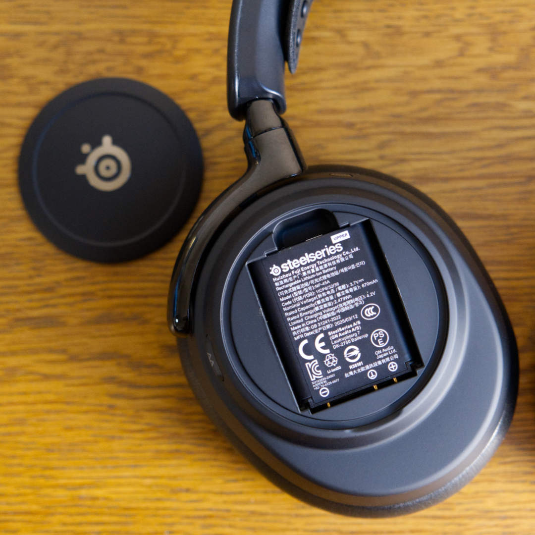 SteelSeries Arctis Nova Elite battery