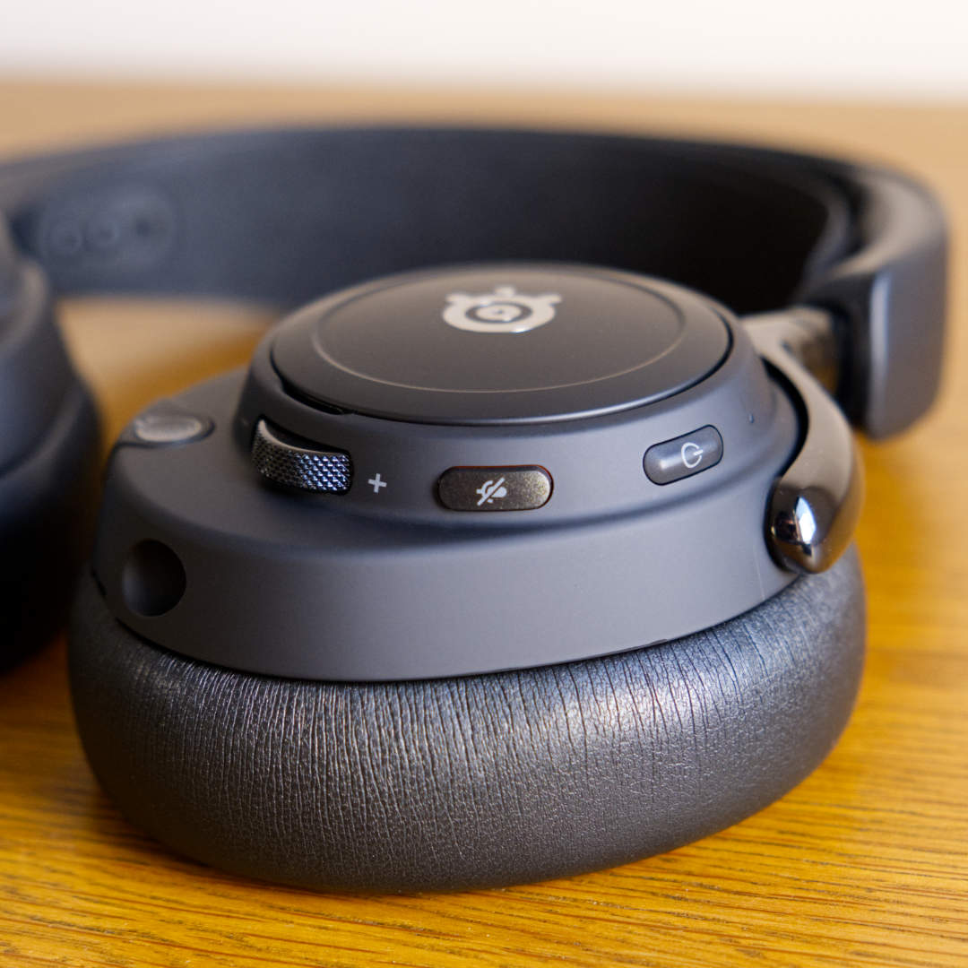 SteelSeries Arctis Nova Elite left earcup power button