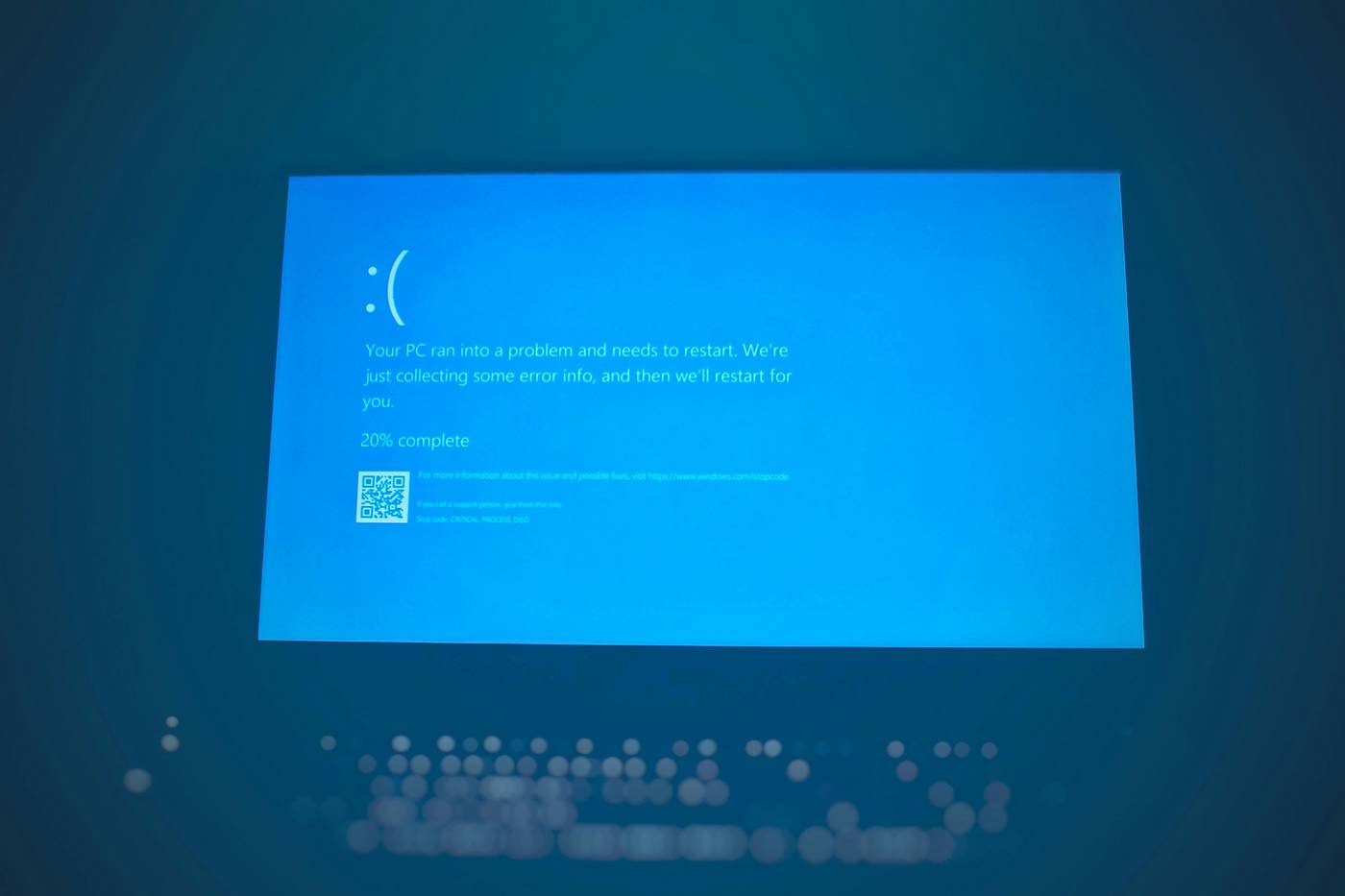 January Windows 11 update is causing black screens and Outlook initialisation failures