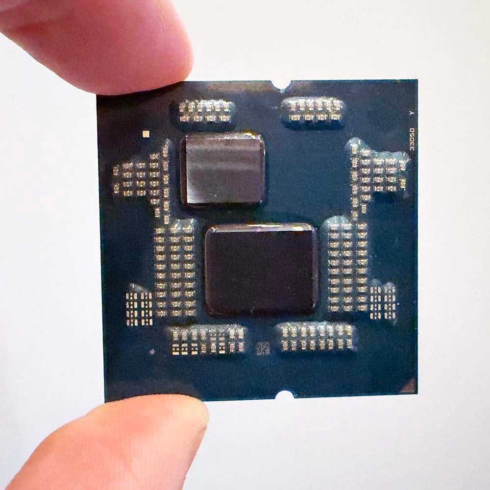 AMD Ryzen 7 9850X3D delidded at CES 2026