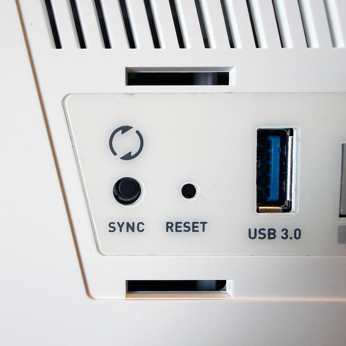 MSI Roamii Be Pro review: USB sync and reset