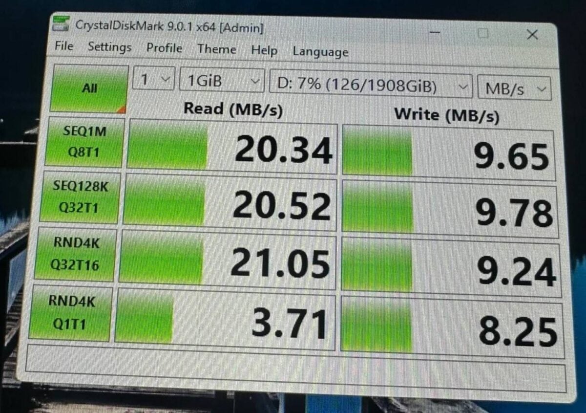 Counterfeit Samsung 990 Pro SSD - speed test.