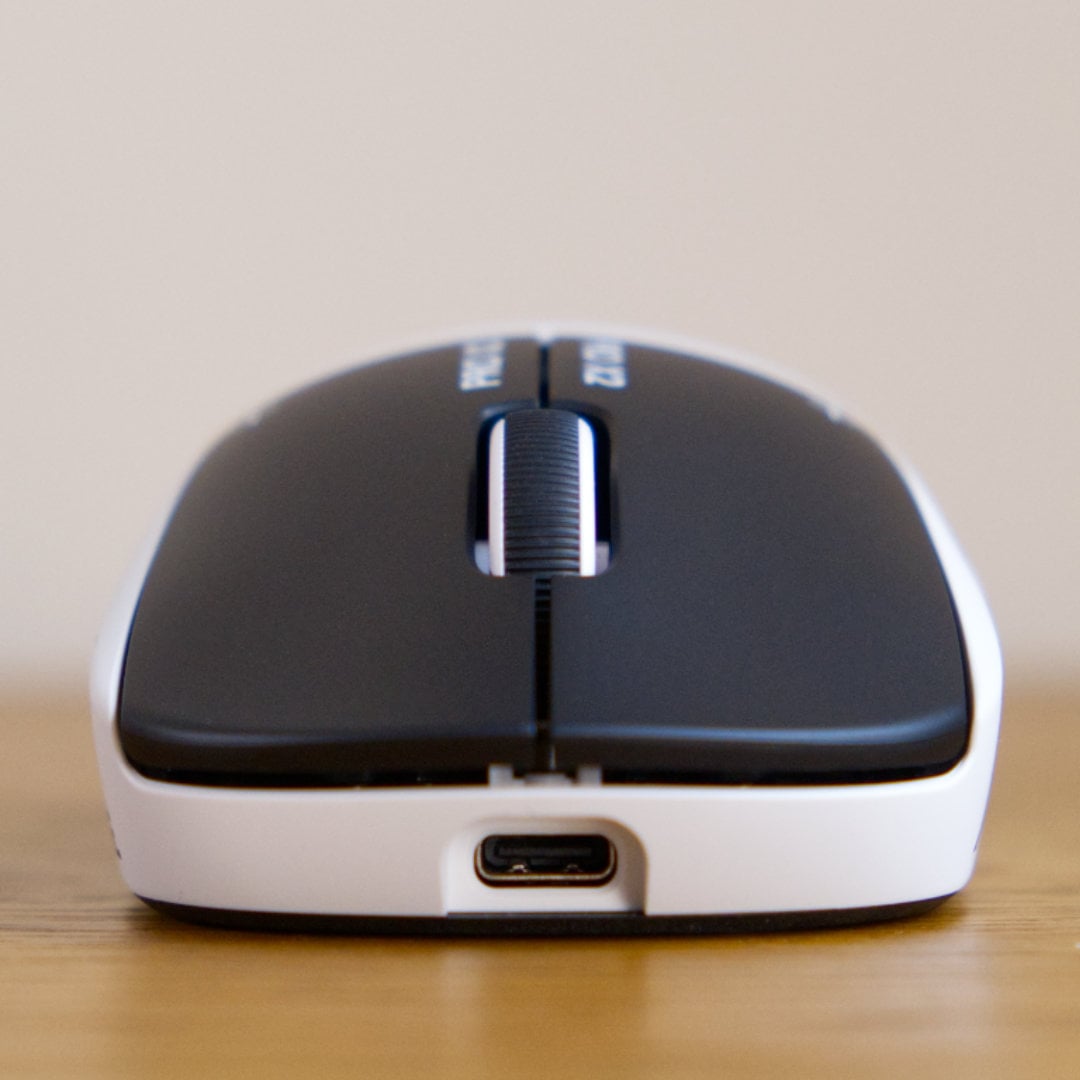 Logitech G Pro X2 Superstrike front USB-C port