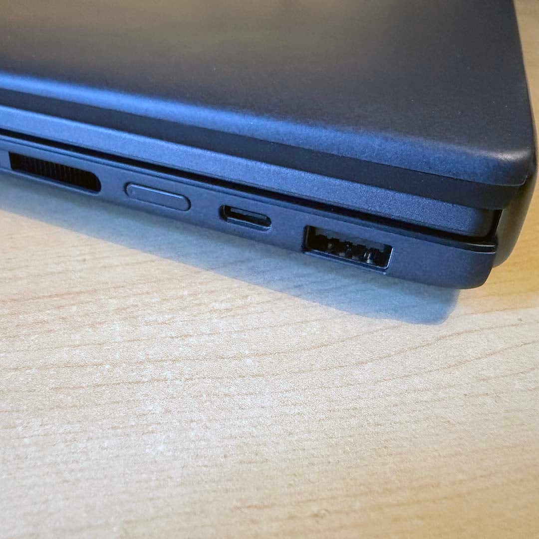 Asus Zenbook 2026 review: right hand ports