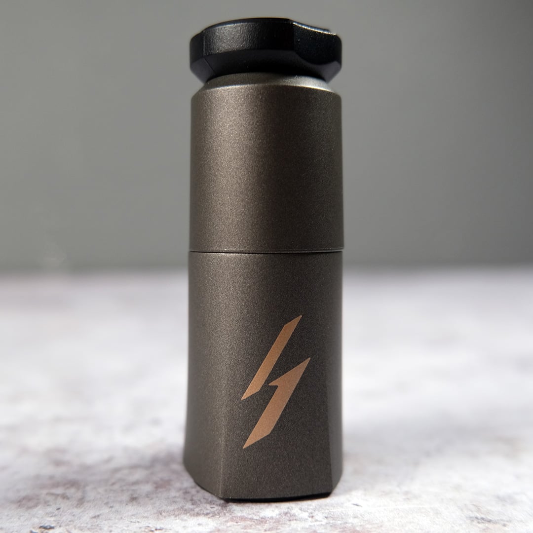 A close-up of the GPU support that comes with Lightning Z.