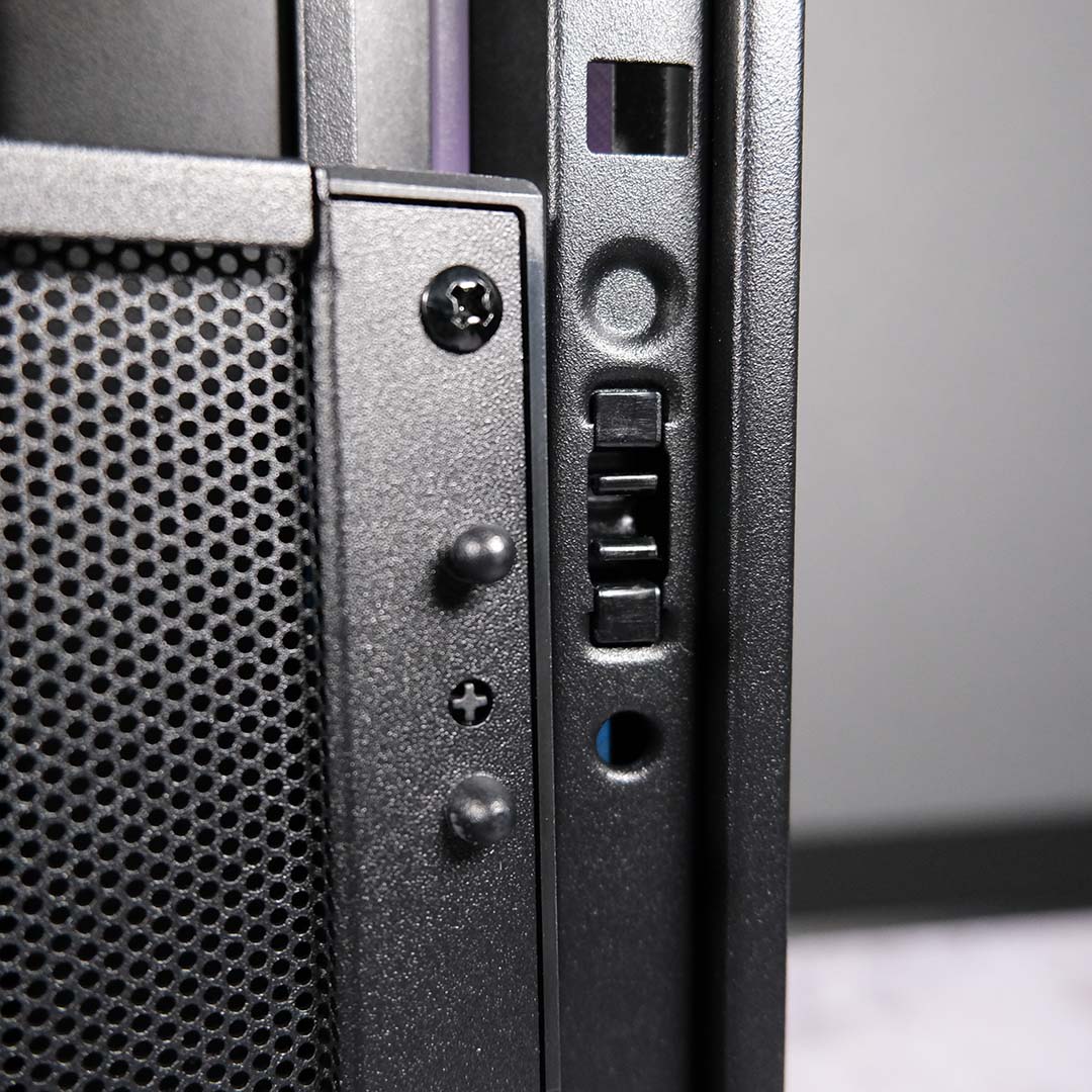 A close-up of the retention balls and slots used to lock the NZXT H2 Flow panels in.