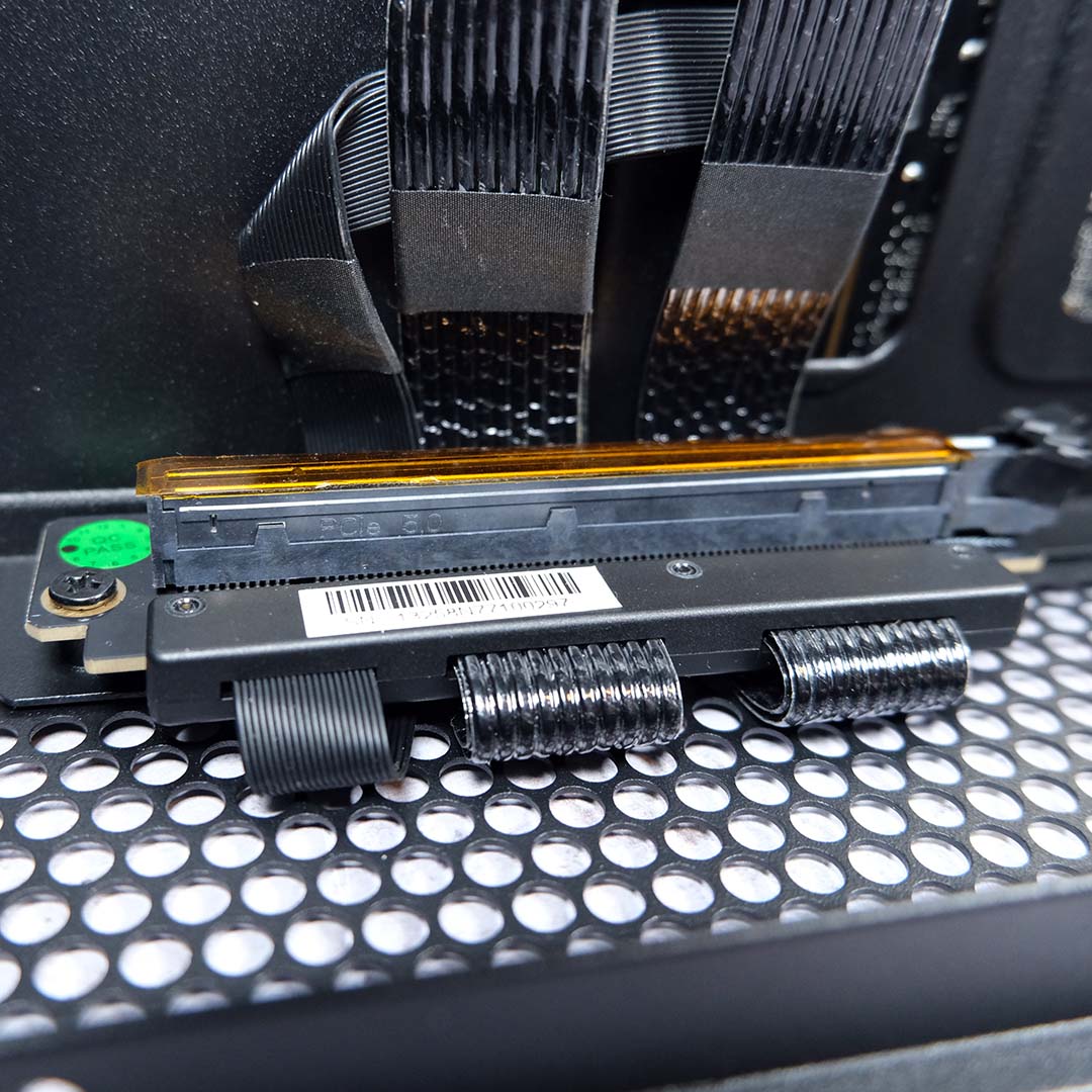 A close-up of the PCIe riser inside the NZXT H2 Flow.