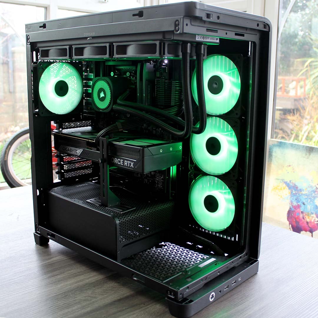 PCSpecialist iCue Cruiser Stealth open