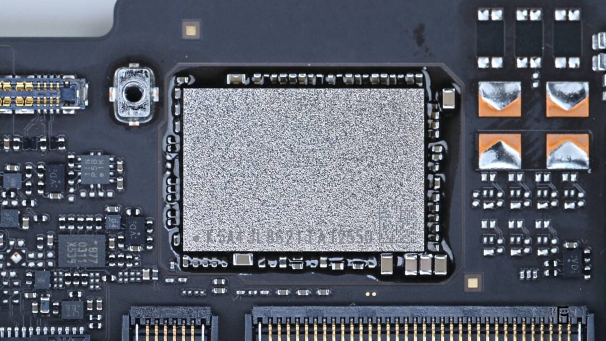 Apple MacBook Neo - NAND.