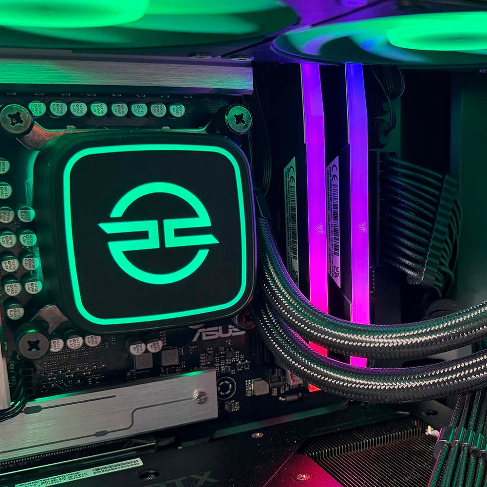 PCSpecialist Phantom internals, showing CPU waterblock and Corsair RGB RAM