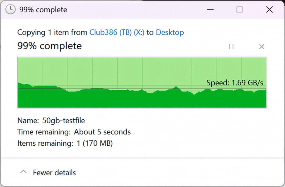 A file transfer from the Ugreen NASync iDX6011 Pro to a client via Thunderbolt 4.