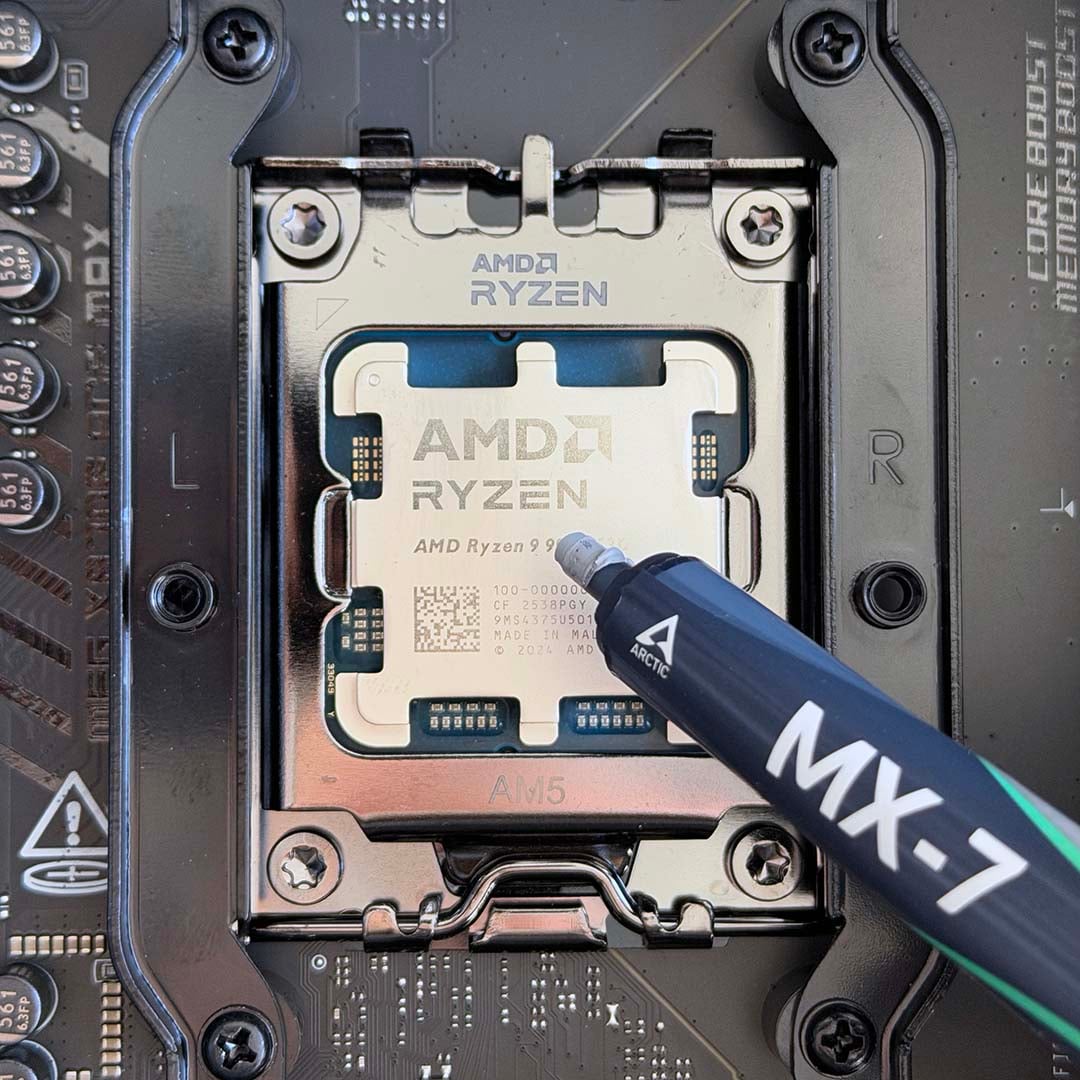 Arctic MX-7 thermal paste with an AMD Ryzen 9 9950X3D CPU