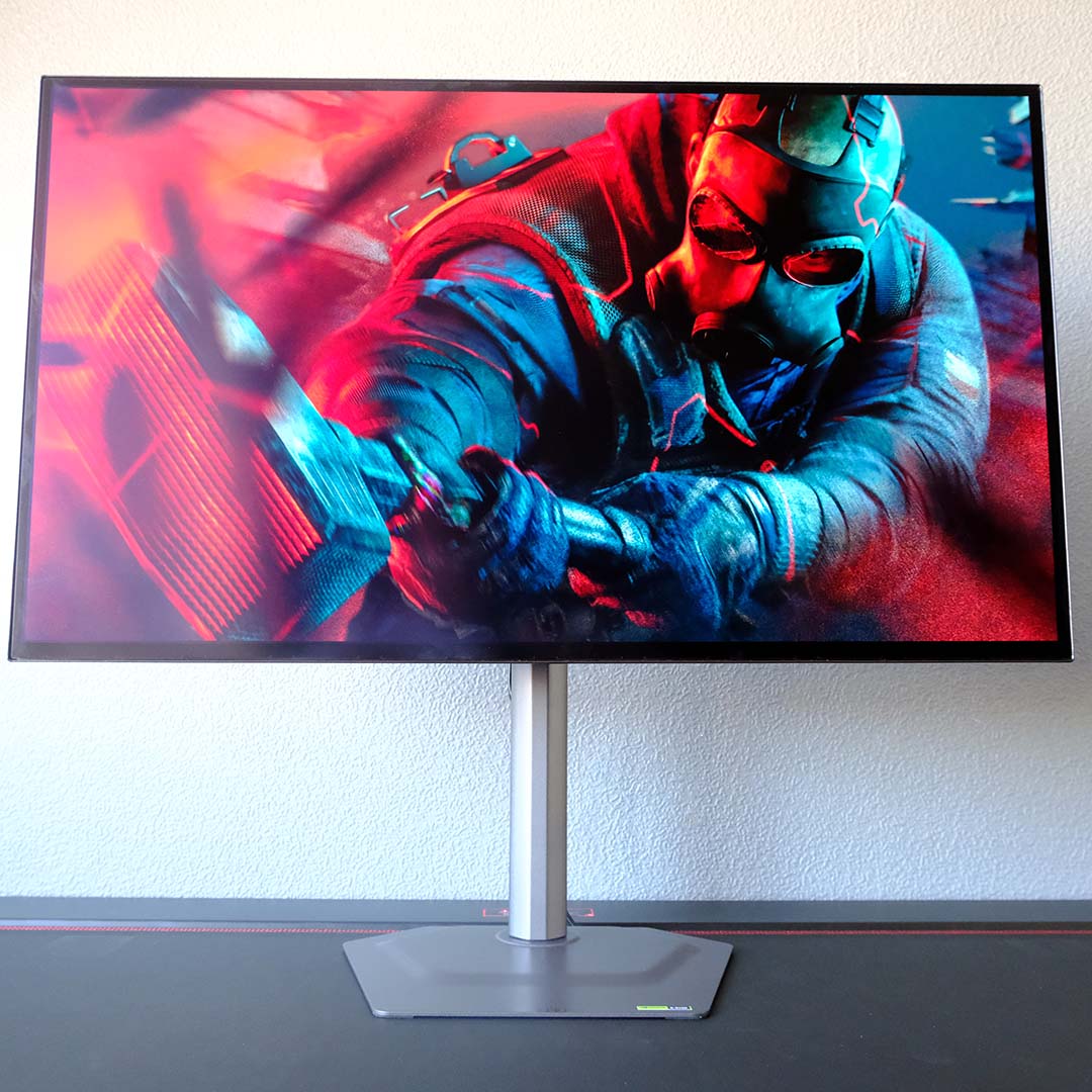 Rainbow Six Siege key art displayed on the Gigabyte MO27Q28G monitor.
