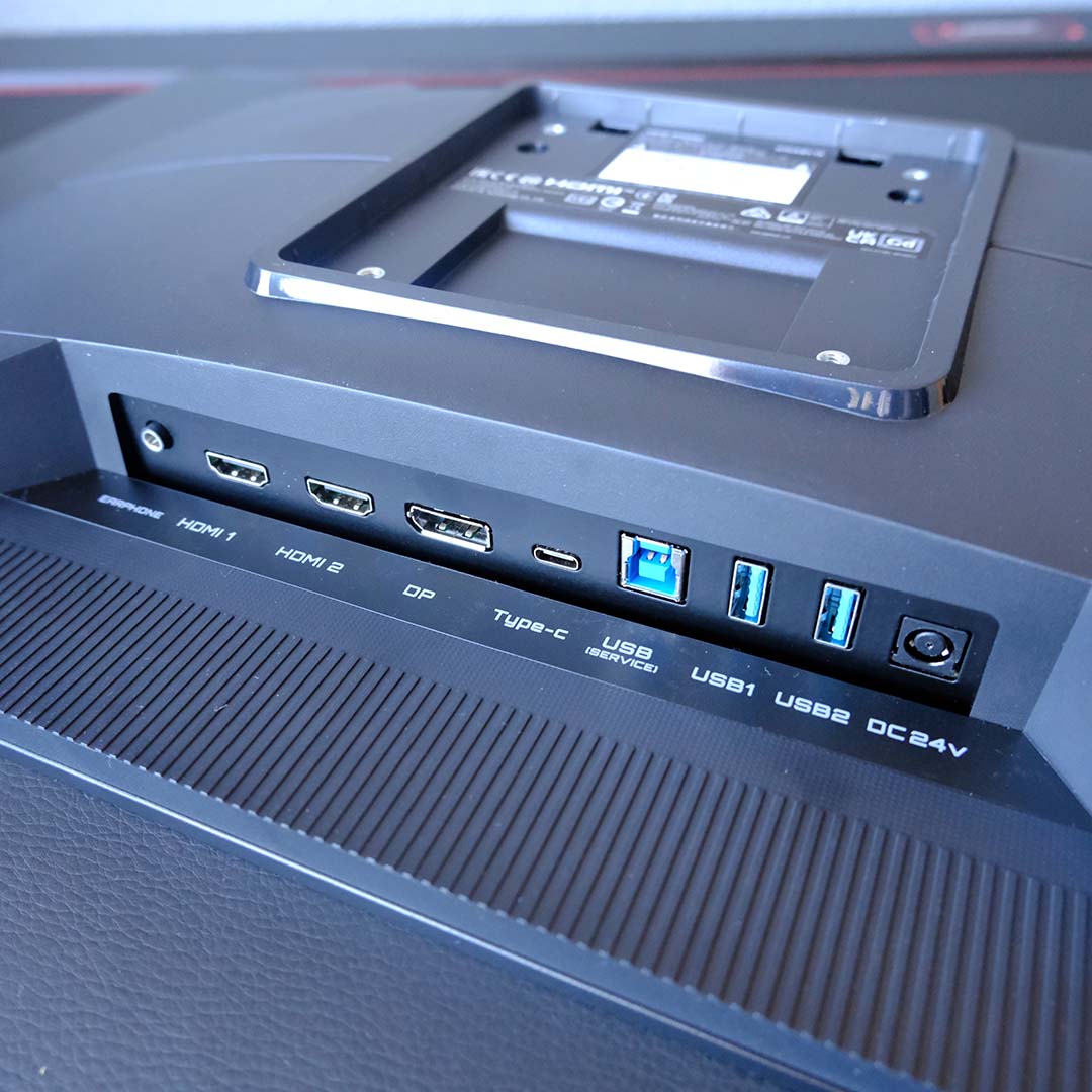 The Gigabyte MO27Q28G's ports.